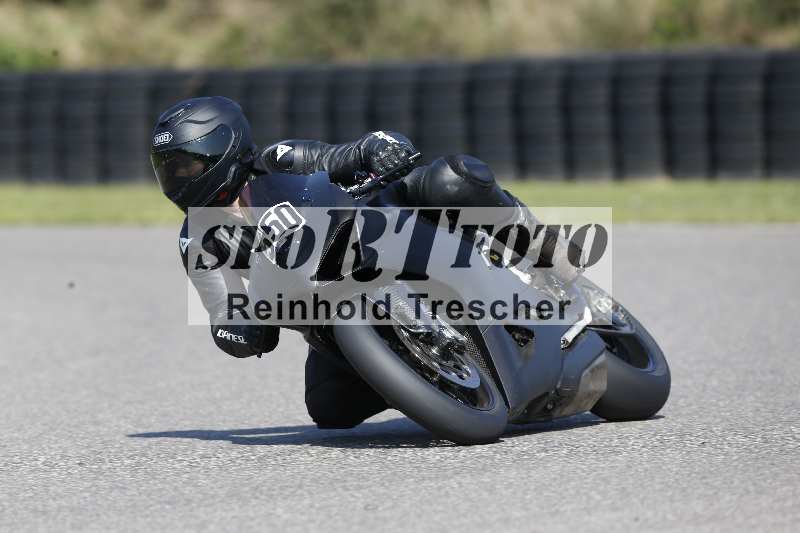 /44 09.08.2025 Plüss Moto Sport ADR/Freies Fahren/550